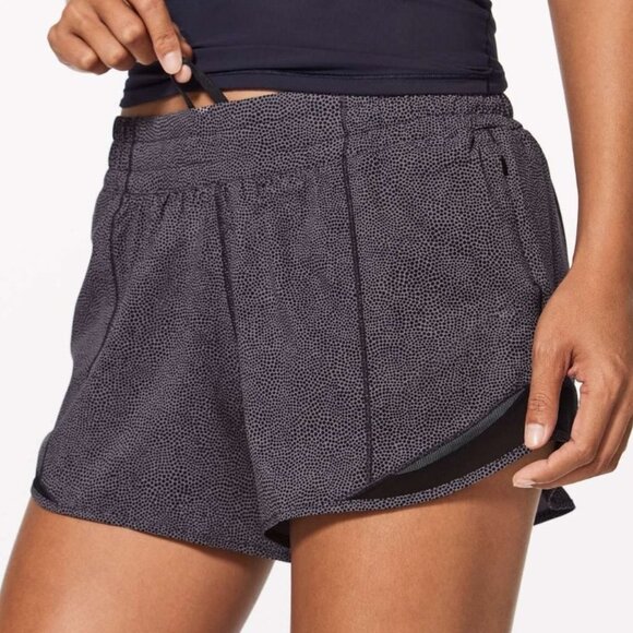 Lululemon Hotty Hot Short - Picture 2 of 10